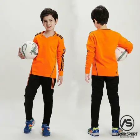 تولیدی لباس ورزشی بچه گانه فوتبال