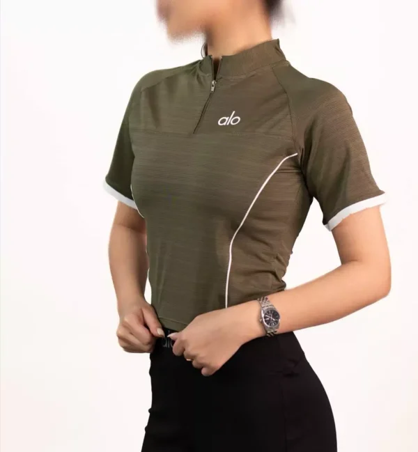 تولیدی لباس ورزشی زنانه
